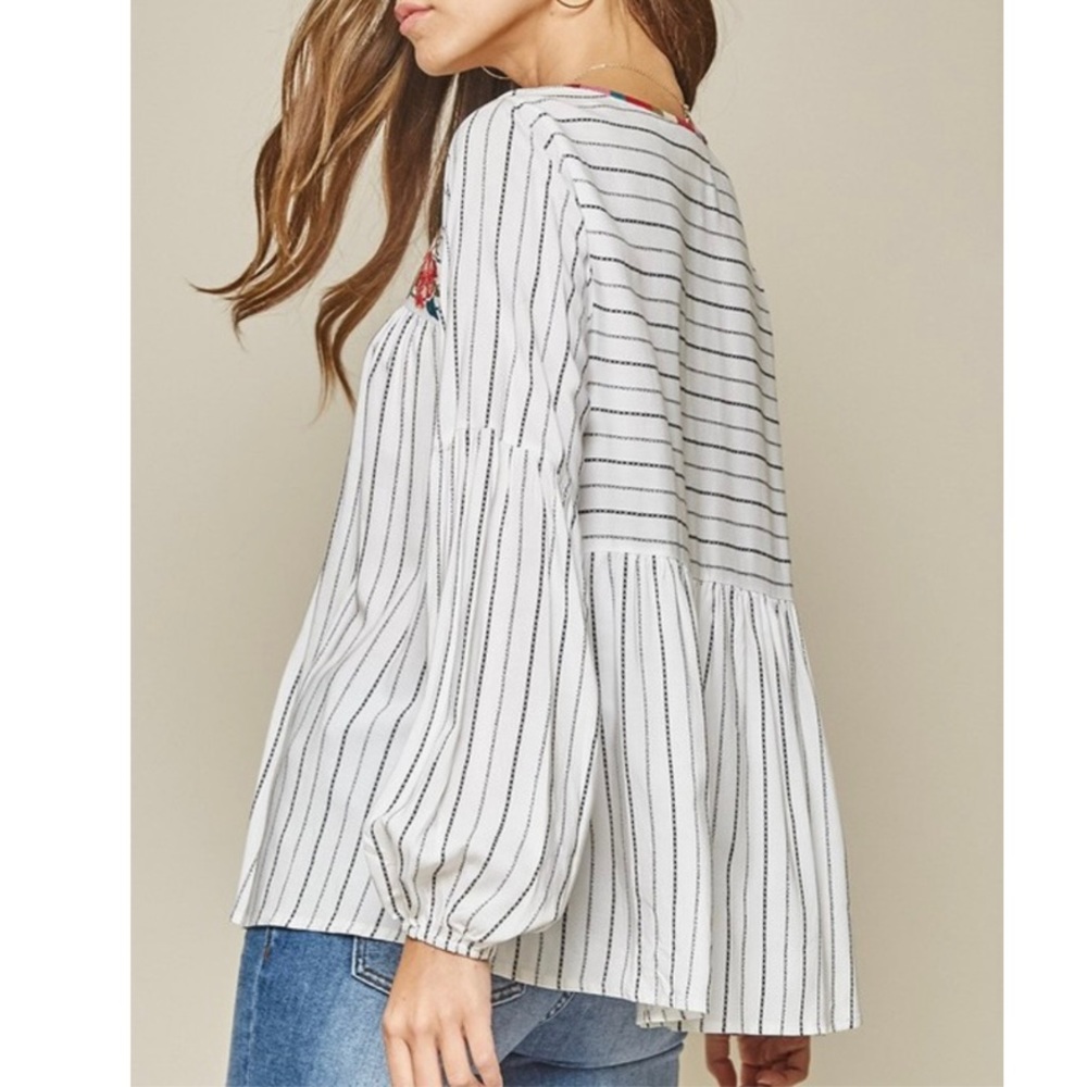 Savanna Jane Embroidered Peasant Top - Picture 6 of 6